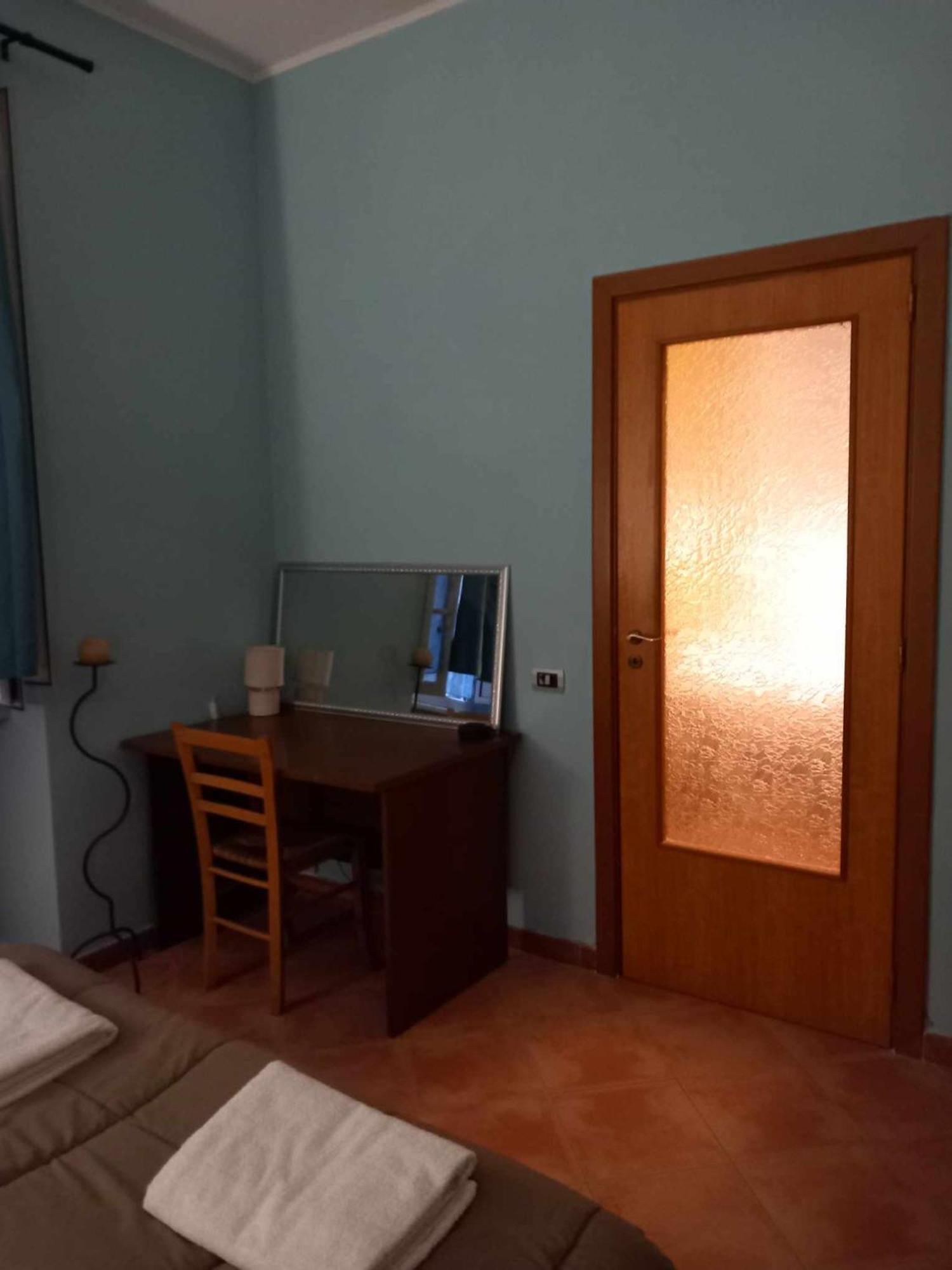 Casetta Palmarice Centro Storico Napels Buitenkant foto