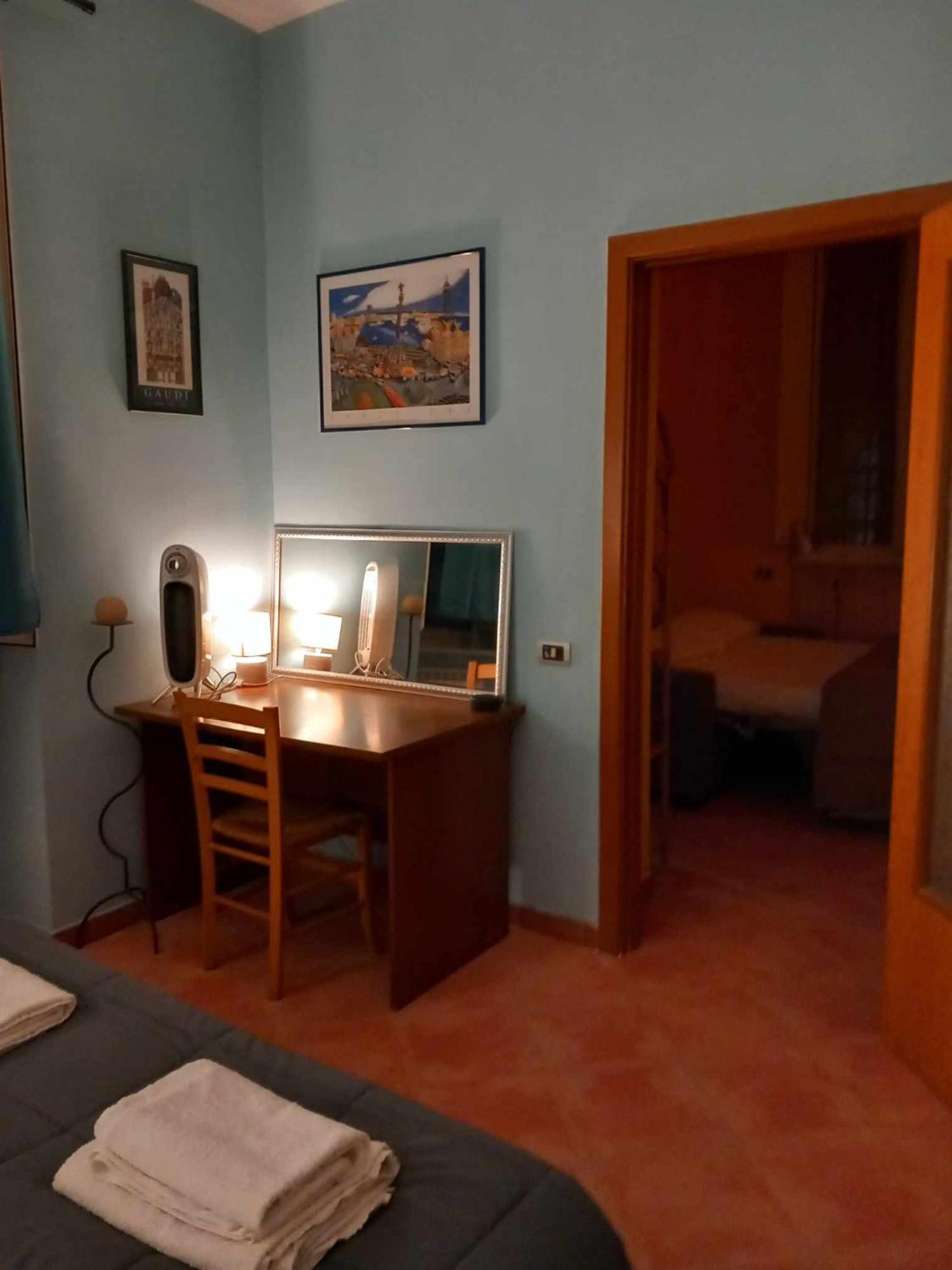 Casetta Palmarice Centro Storico Napels Buitenkant foto