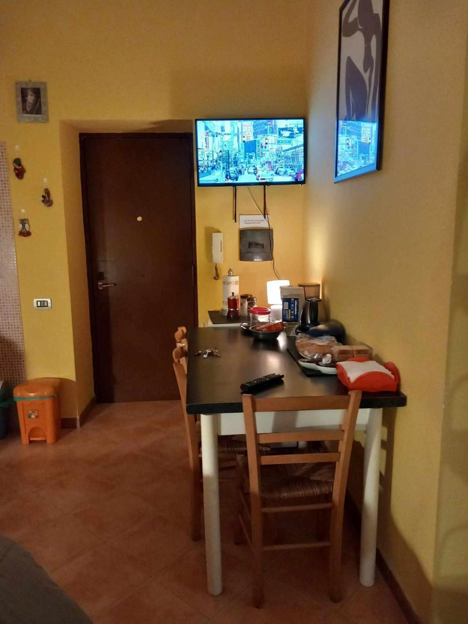 Casetta Palmarice Centro Storico Napels Buitenkant foto