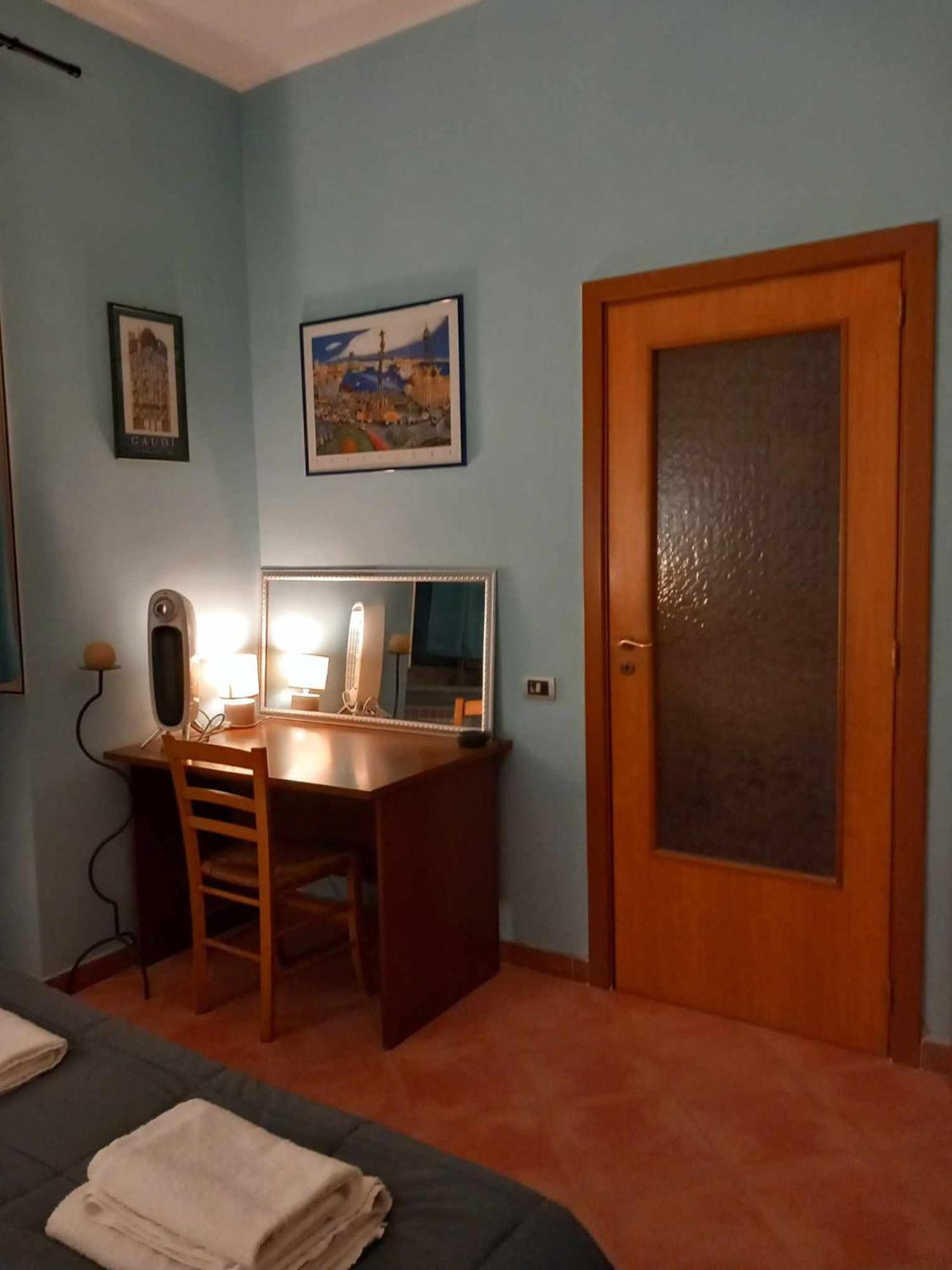 Casetta Palmarice Centro Storico Napels Buitenkant foto